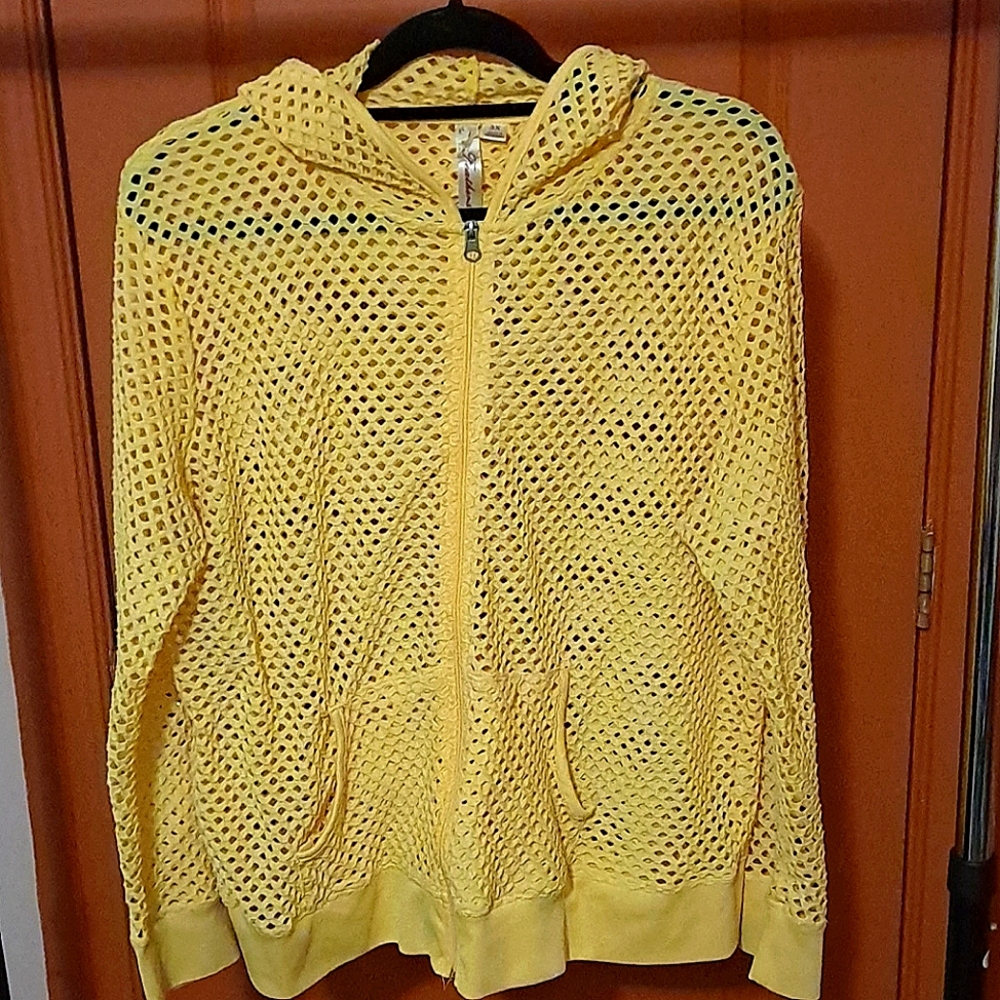 Feathers (Net Hoodie)